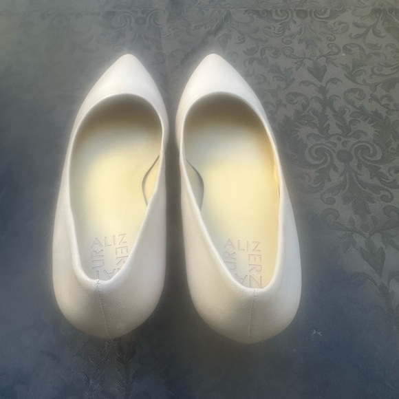 NWOB Michael Kors pump size 8 1/2 - Picture 3 of 11